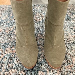 Rag & Bone Newbury ankle boot. Grey canvas. Only worn a couple of times. Size 40